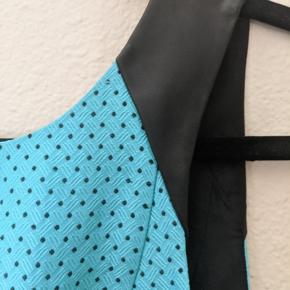 Kensie Teal w/ Pokadot Black Shoulder Small dress - Picture 14 of 15